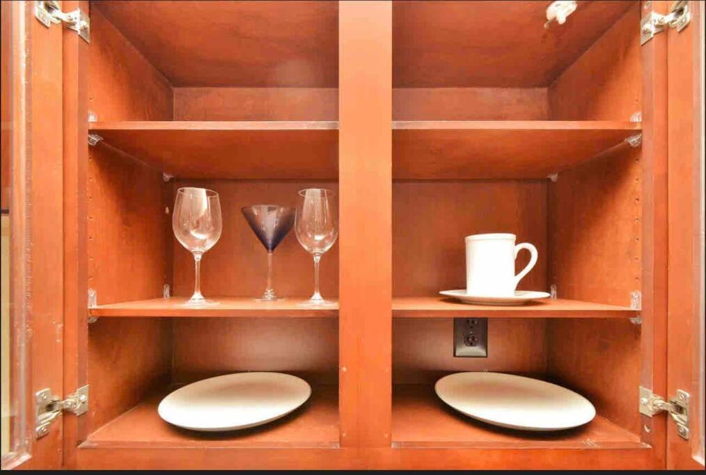 Luxury 1Bedroom/Pool View/ Galleria W/Study Desk Houston Esterno foto