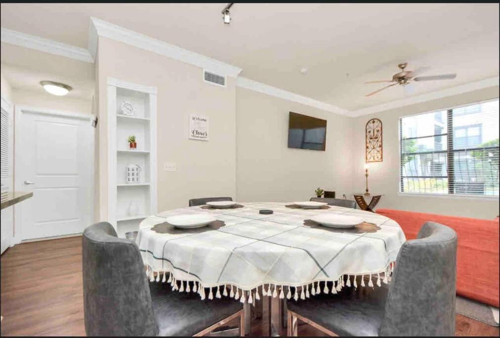 Luxury 1Bedroom/Pool View/ Galleria W/Study Desk Houston Esterno foto