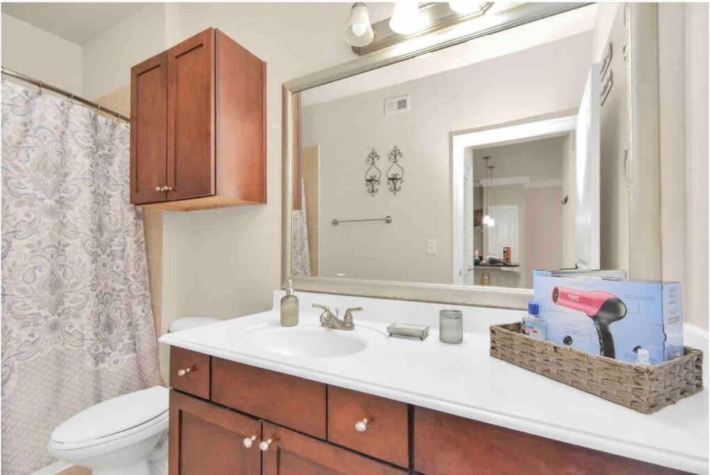 Luxury 1Bedroom/Pool View/ Galleria W/Study Desk Houston Esterno foto