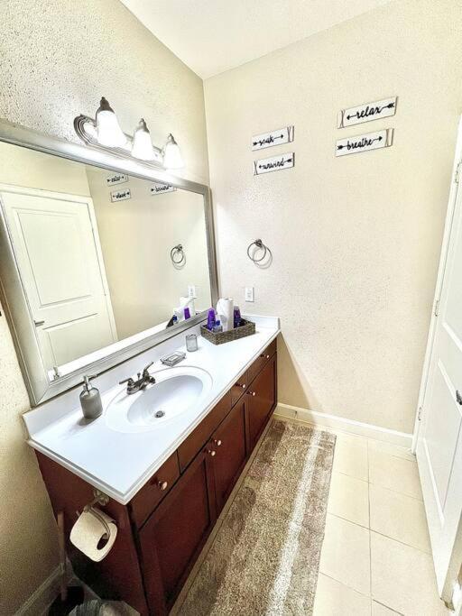 Luxury 1Bedroom/Pool View/ Galleria W/Study Desk Houston Esterno foto