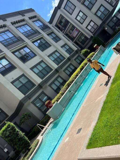 Luxury 1Bedroom/Pool View/ Galleria W/Study Desk Houston Esterno foto